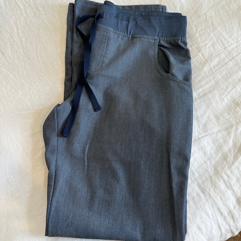 Figs Scrubs Heather Denim Livingston M